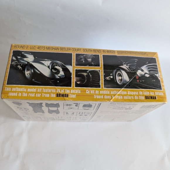 Batman Batmobile AMT Model Kit Jada Toys DC Die-Cast Scale 1:24 Figure - Picture 4 of 5